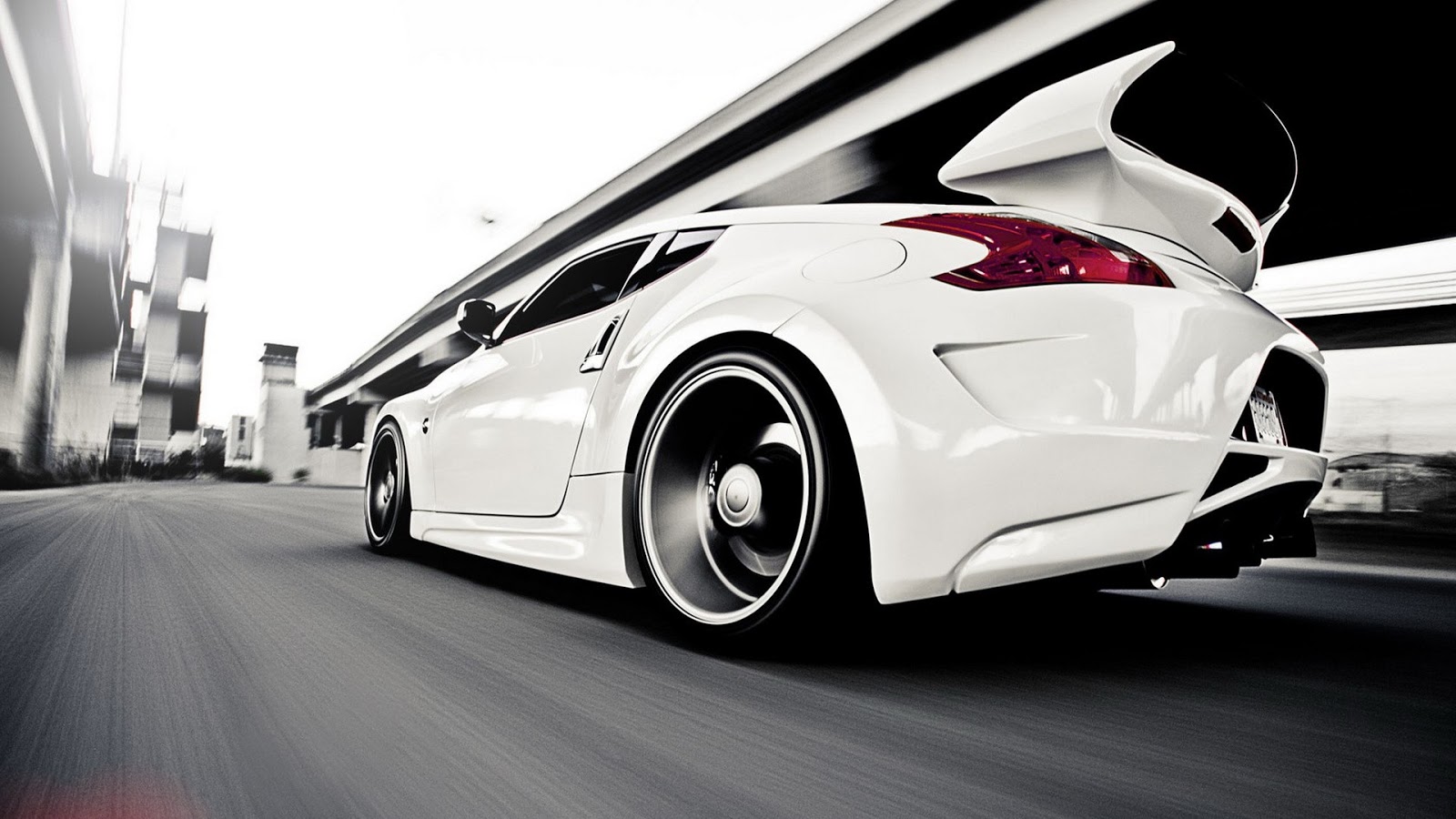 Nissan White Car HD For Desktop - 9to5 Car Wallpapers