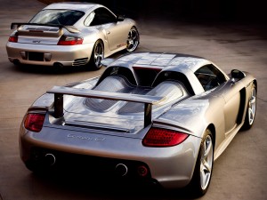 Carrera gt vs Porsche Car HD for desktop background